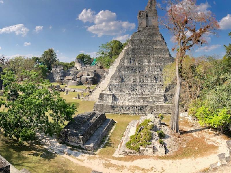 Om stil van te worden, Tikal