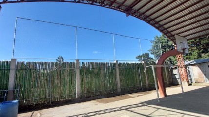 Nieuwe afsluiting aan het sportveld